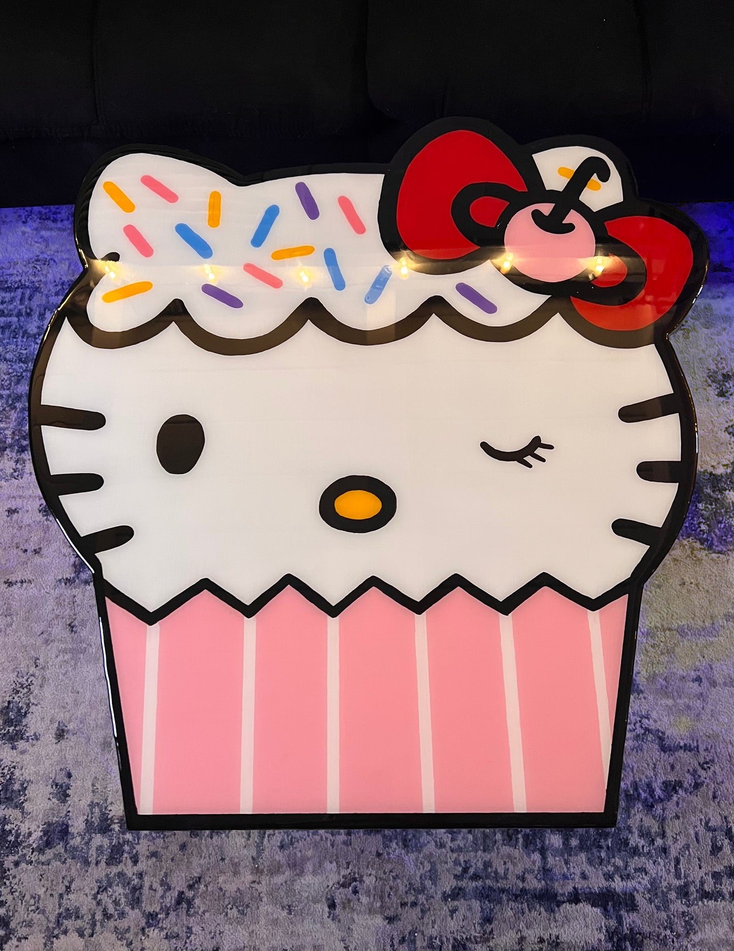 Hello Kitty Cupcake Coffee Table + 2 Coasters